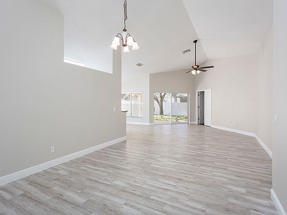 4th image of 1567 Earhart Ln