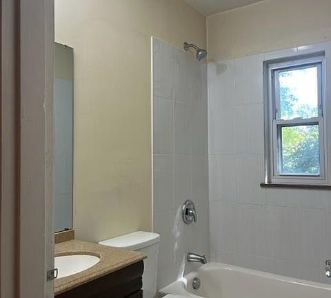 5th image of 1018 Crosley Ave