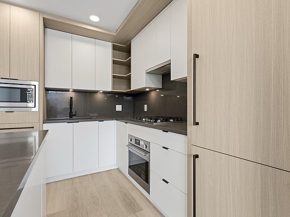 4th image of 2268 Broadway E #504