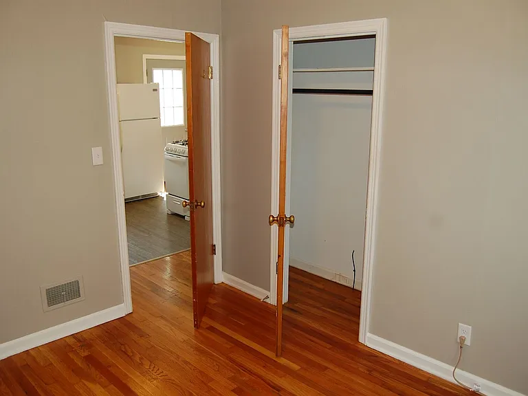 2620 Sumner St — Photo 10