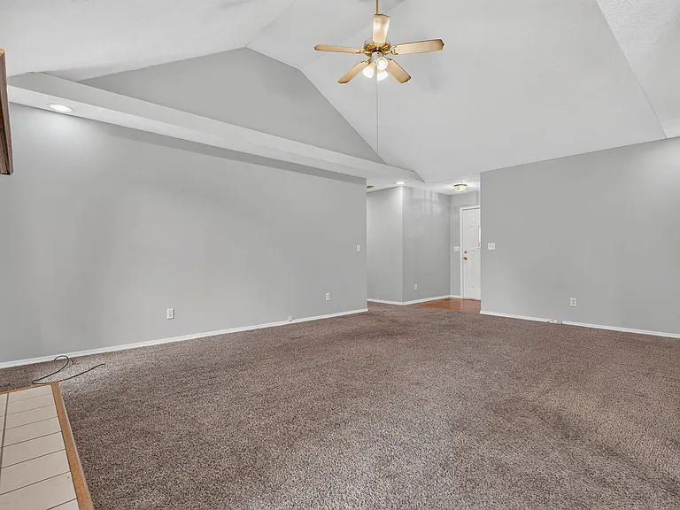 1006 W Cobblefield Way — Photo 5