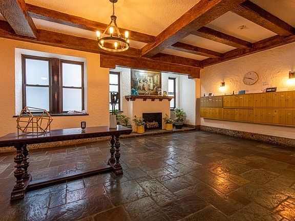 4th image of 56 Glenwood Ave APT 27