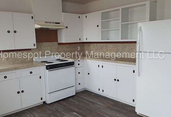 3rd image of 2275 S Roosevelt Road 9