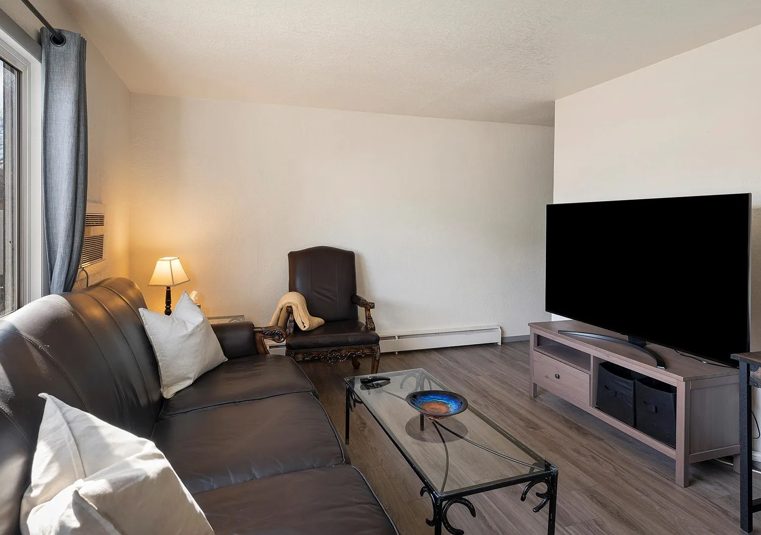 1 bed, 428 sqft, $1,300 — Photo 1