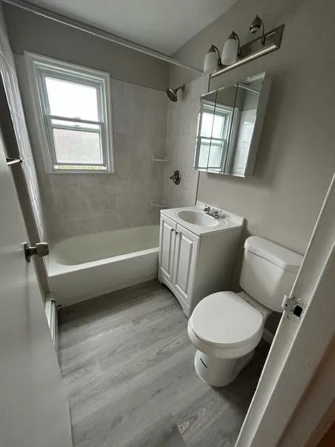 128 Newark Ave — Photo 4