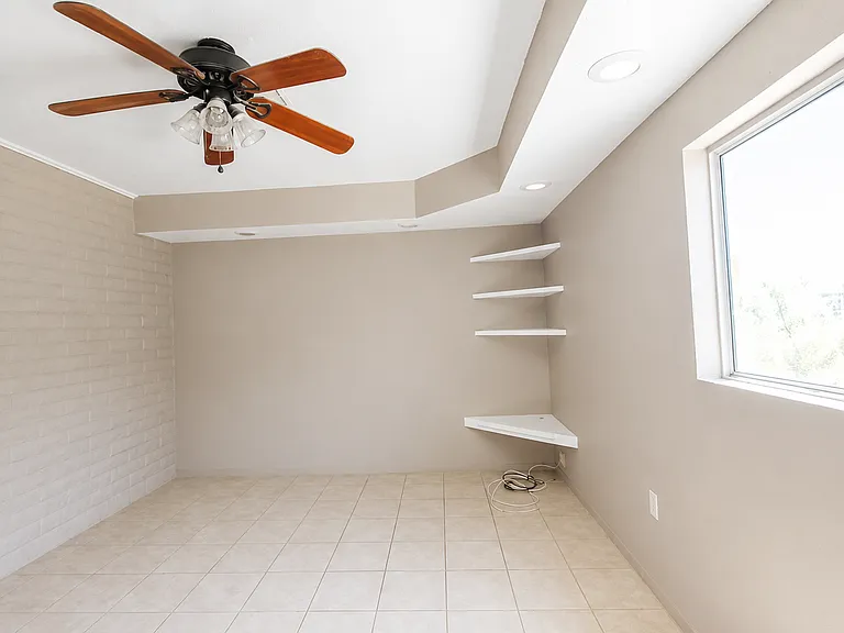9210 W Bruce St — Photo 5