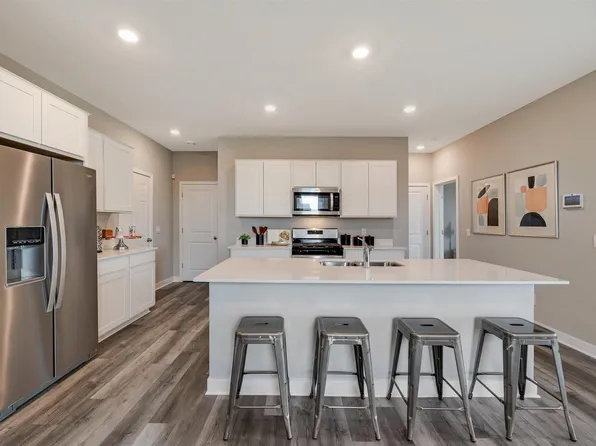 17021 Draper Way, Lakeville, MN 55044
