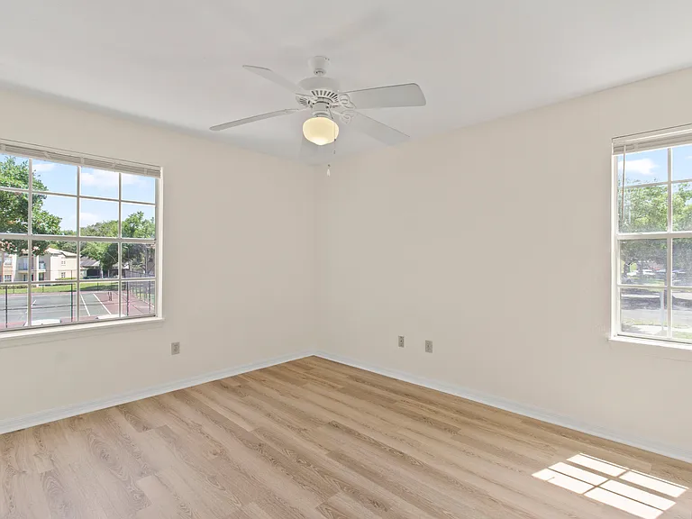 7330 Westpointe Blvd #421 — Photo 17