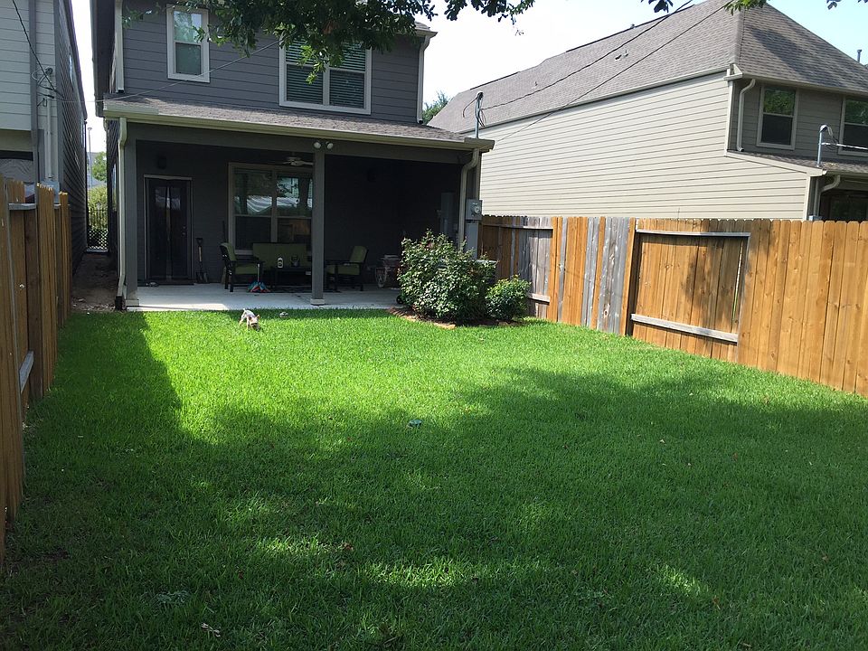 2nd image of 831 W 26th St