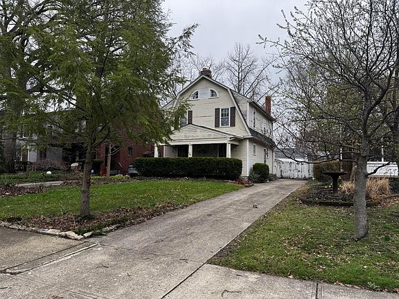 3rd image of 890 S Cassingham Rd