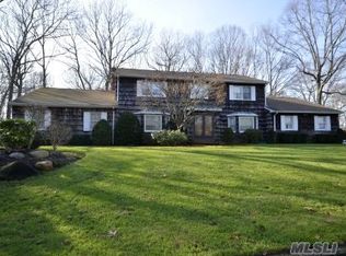 54 Branch Brook Dr, Smithtown, NY 11787