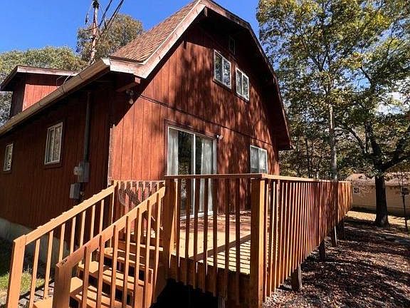 3rd image of 223 Clubhouse Dr