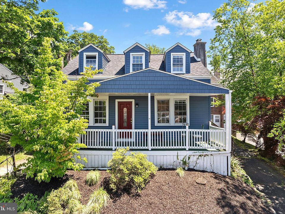 1st image of 121 Elm Ave