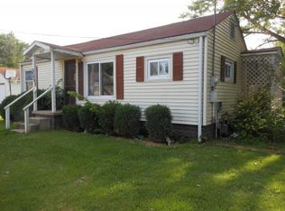 627 S Cherry St, Vandalia, IL 62471