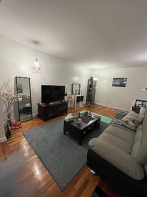 4th image of 14018 Burden Cres APT 607