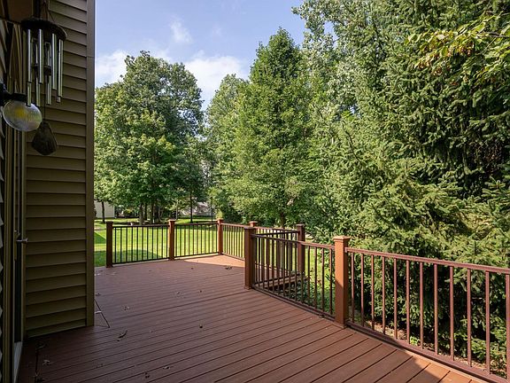 5th image of 8209 Summerset Pl