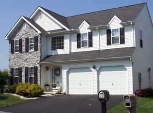 65 Apple Blossom Dr, Lancaster, PA 17602