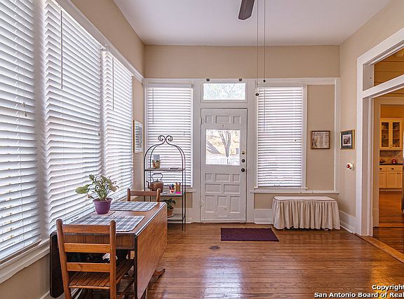 5th image of 504 N Milam St