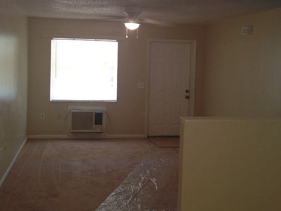 4th image of 433 N Normandale Ave
