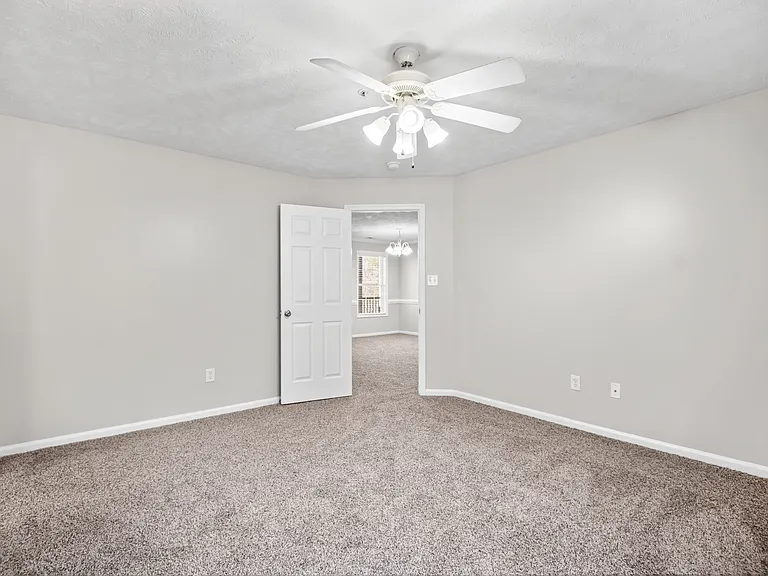 Lakeshore Grande — Photo 18
