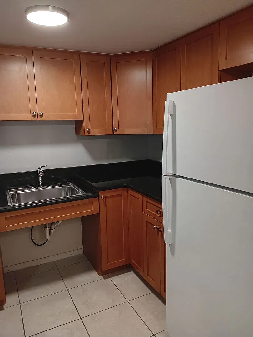 Golden Glades Apartments — Photo 4