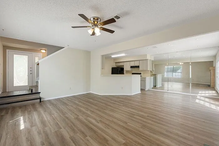 Building Photo - 1717 Parkfield Cv