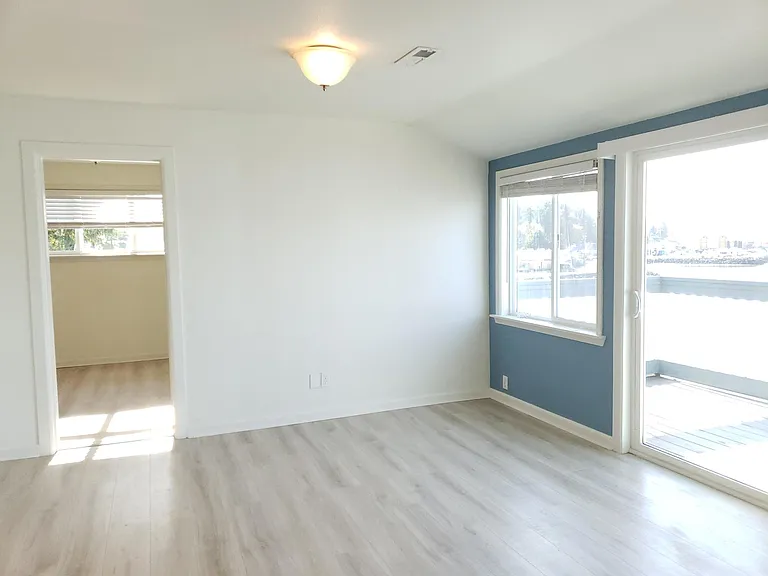 310 Perry Ave N — Photo 9