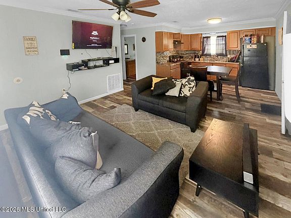 2nd image of 205 Summers St