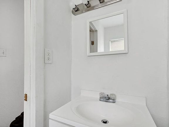 4th image of 1200 Saint Ferdinand St