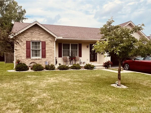 365 Maple Ridge Dr, Wilmington, OH 45177