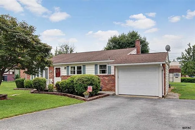 2428 Raleigh Dr photo 1