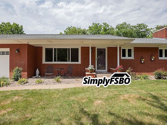 4th image of 1927 88th Ave W