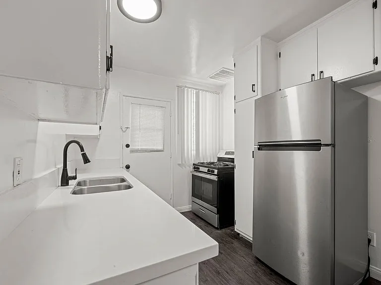 3868 S Potomac Ave #7 — Photo 5