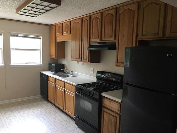 5th image of 1001 Lynda Ln