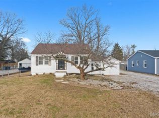 2105 E B St, Belleville, IL 62221