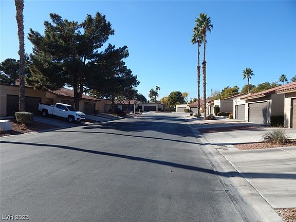 2nd image of 1852 Arbol Verde Way