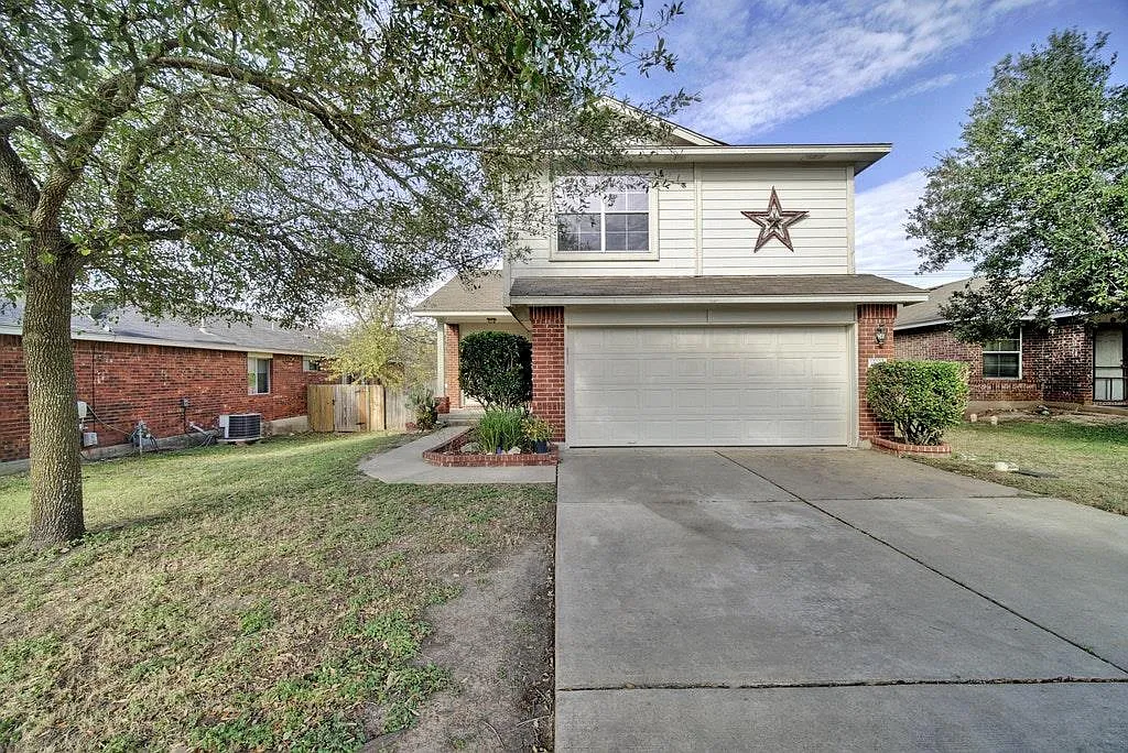 3 bed, 2.5 bath, 1491 sqft, $2,090 — Photo 1