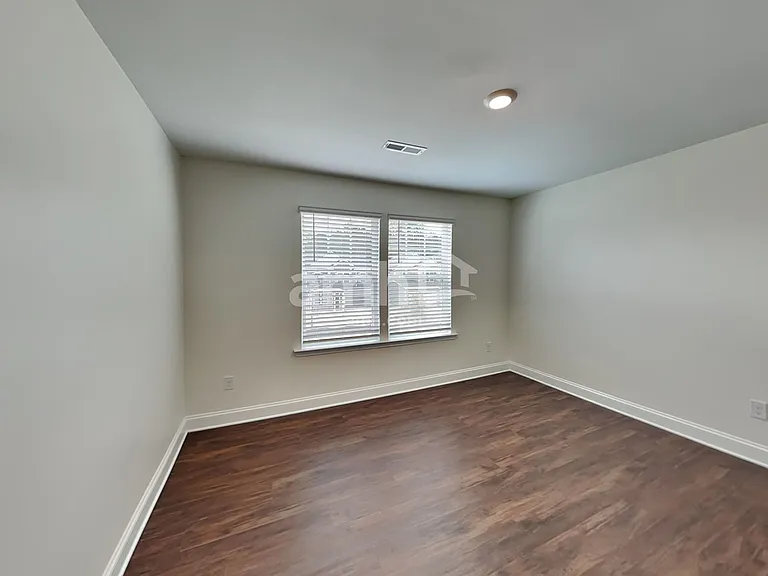 7325 Garrett Ct — Photo 24