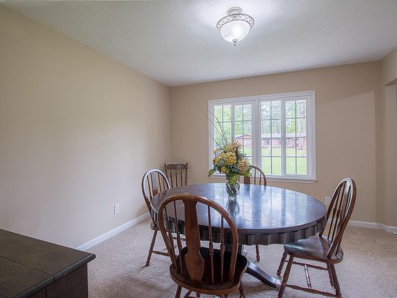 5th image of 108 Braeburn Dr