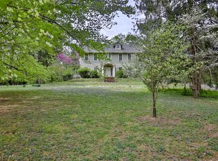 902 Bellewood Rd, Anchorage, KY 40223