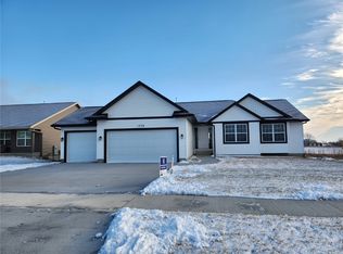 1730 Scarlet Sage Dr SW, Cedar Rapids, IA 52404