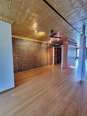 5th image of 12-15 Jackson Ave #2