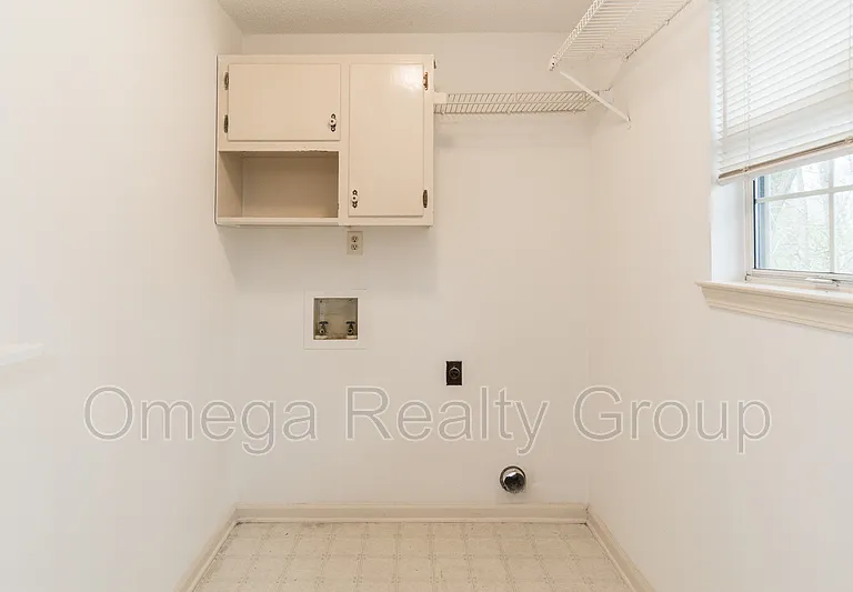 6770 Charles Dr — Photo 18