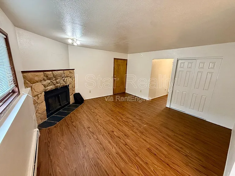 211 McCarrey St #2B — Photo 7