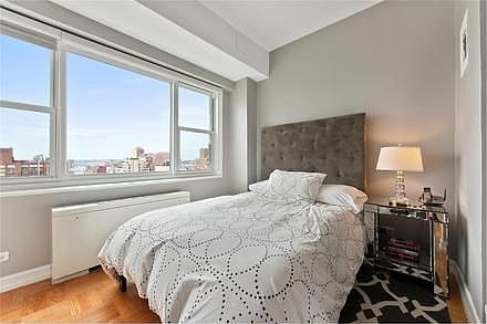 5th image of 101 W 12th St #Pha