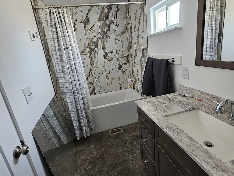 45 N 200 W — Photo 2
