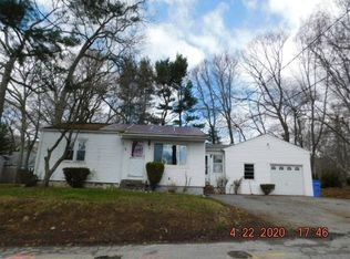 10 Ridgefield Rd, Lincoln, RI 02865