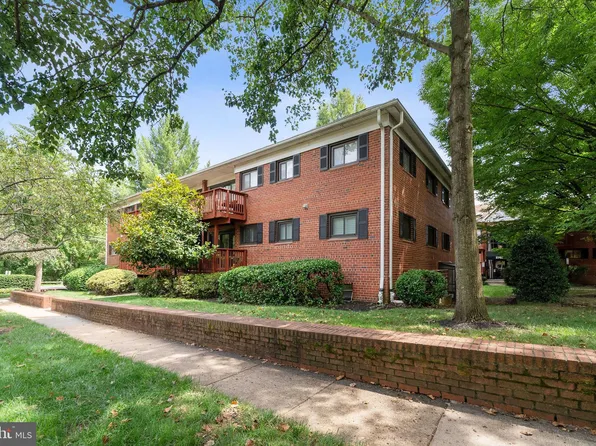 2700 Dartmouth Rd APT 5, Alexandria, VA 22314