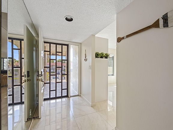 5th image of 5659 Fairway Park Drive #203