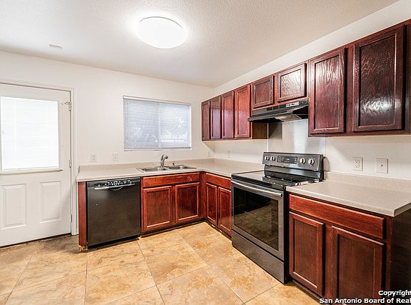 5th image of 11106 Hillsdale Loop